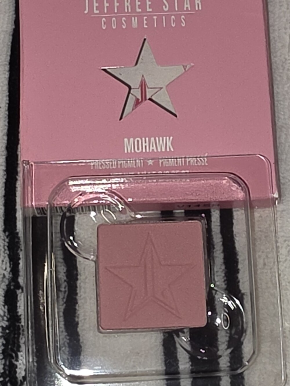Jeffree Star Pink Artistry Singles - Picture 13 of 16